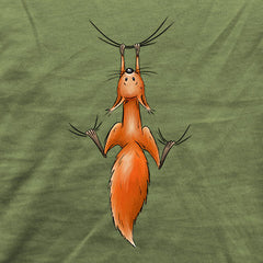 Rotes Eichhörnchen hängt ab