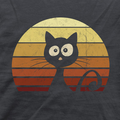 Katze vor Retro Sonnenuntergang