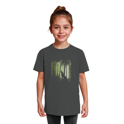 Einsamer Wolf im Zwielicht Wald  - Kids Organic Shirt