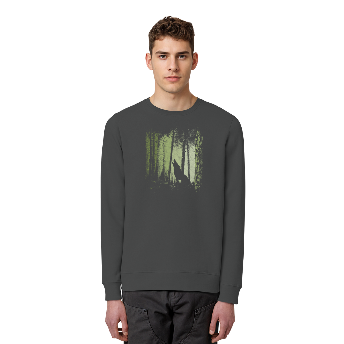 Einsamer Wolf im Zwielicht Wald  - Organic Basic Unisex Sweatshirt