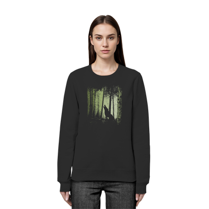 Einsamer Wolf im Zwielicht Wald  - Organic Basic Unisex Sweatshirt