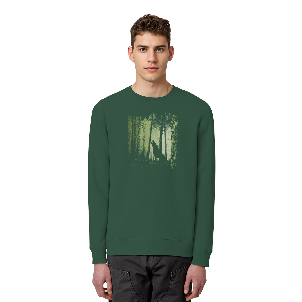 Einsamer Wolf im Zwielicht Wald  - Organic Basic Unisex Sweatshirt