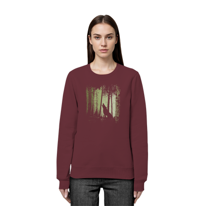Einsamer Wolf im Zwielicht Wald  - Organic Basic Unisex Sweatshirt