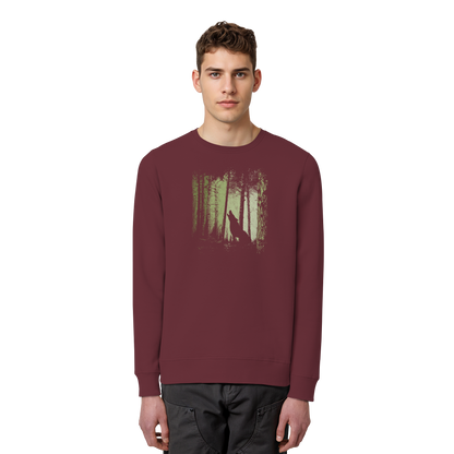Einsamer Wolf im Zwielicht Wald  - Organic Basic Unisex Sweatshirt