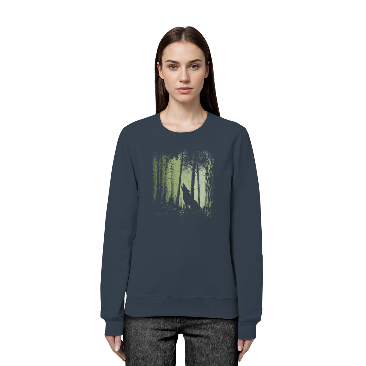 Einsamer Wolf im Zwielicht Wald  - Organic Basic Unisex Sweatshirt