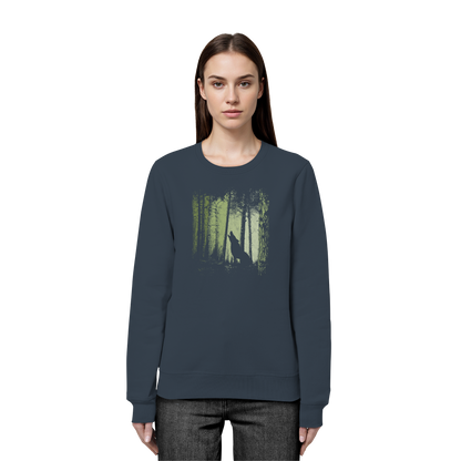 Einsamer Wolf im Zwielicht Wald  - Organic Basic Unisex Sweatshirt