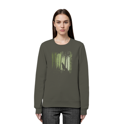 Einsamer Wolf im Zwielicht Wald  - Organic Basic Unisex Sweatshirt