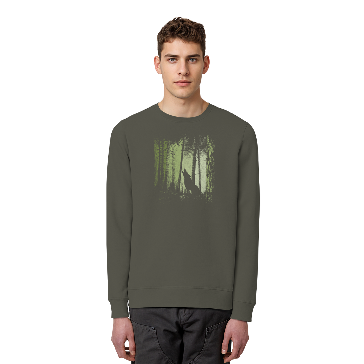 Einsamer Wolf im Zwielicht Wald  - Organic Basic Unisex Sweatshirt