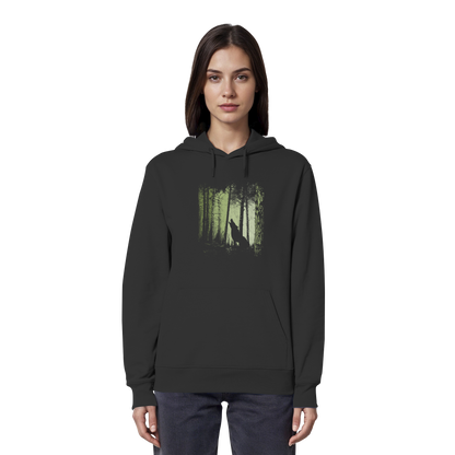 Einsamer Wolf im Zwielicht Wald  - Organic Hoodie