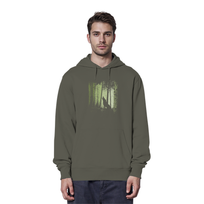 Einsamer Wolf im Zwielicht Wald  - Organic Hoodie