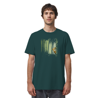 Comic Bär versteckt im Zwielicht Wald - Organic Shirt