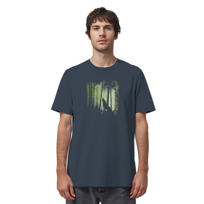 Einsamer Wolf im Zwielicht Wald  - Organic Shirt