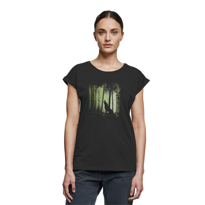 Einsamer Wolf im Zwielicht Wald  - Womens Extended Shoulder T-Shirt