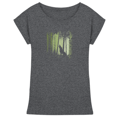 Einsamer Wolf im Zwielicht Wald  - Womens Extended Shoulder T-Shirt
